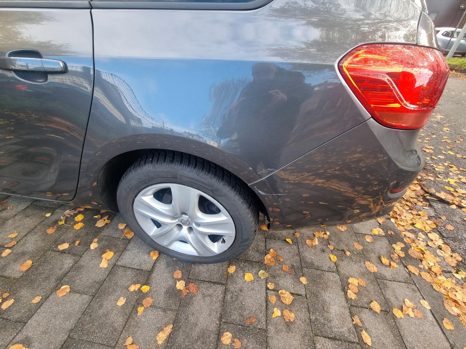 Opel Astra 2012 — photo 24