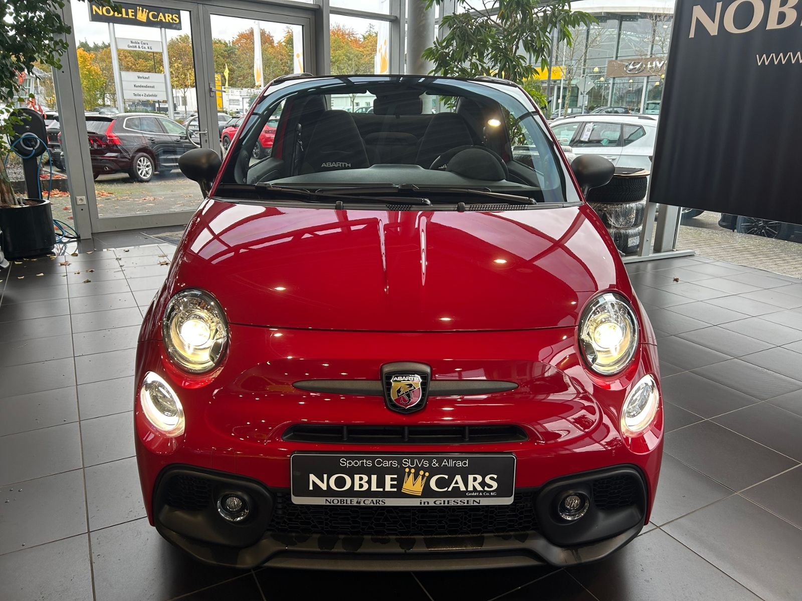 Fahrzeugabbildung Abarth 695 Cabrio BEATS NAVI ALU