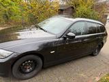 BMW 318i Touring Edition Lifestyle Edition Lifestyle - BMW 318 aus 2011: Kombi