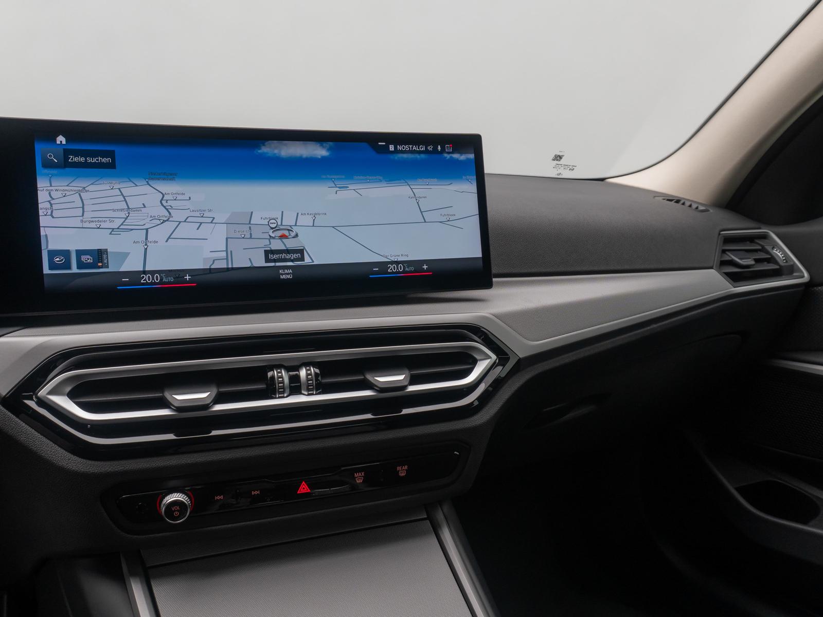 BMW 318i  Widscreen PDC GeschwindigReg DAB Cockpit+