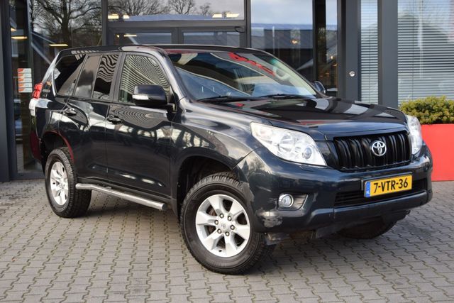 Toyota Land Cruiser 3.0 D-4D 5DRS A/T VAN  