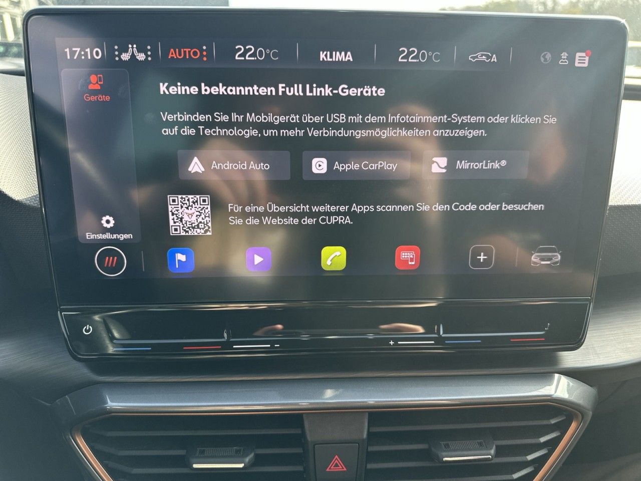 Fahrzeugabbildung CUPRA Leon Sportstourer 1.5 eTSI 150 PS DSG - mit KI generiert/bearbeitet