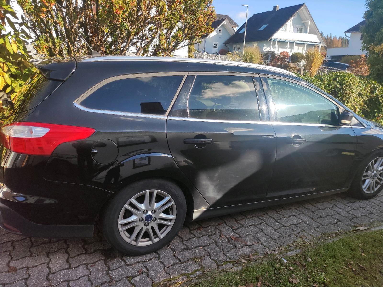 Ford Focus 2014 — rear view