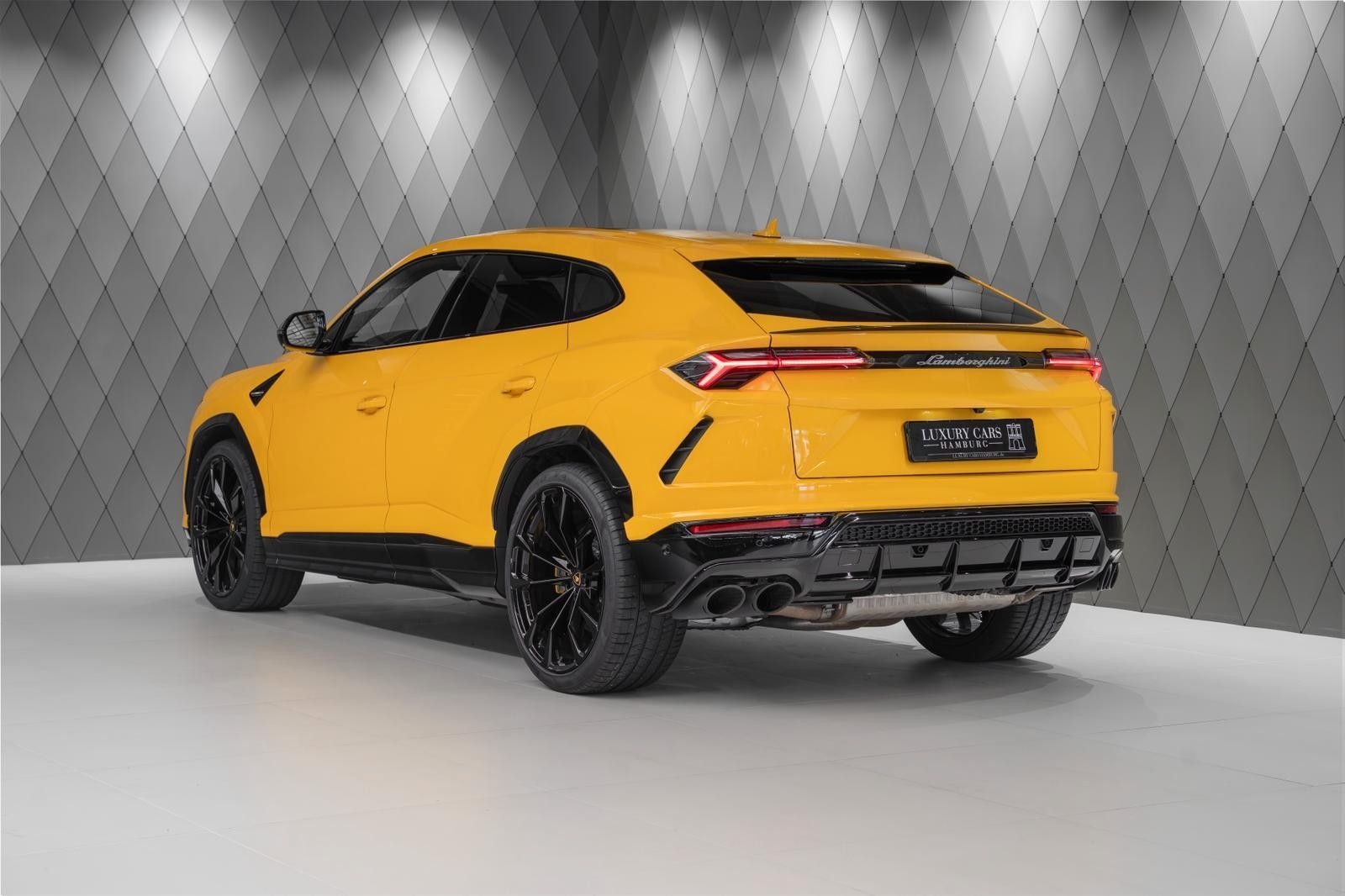 Lamborghini Urus 4.0 V8 S YELLOW BLACK YELLOW PANO B&O foto 5