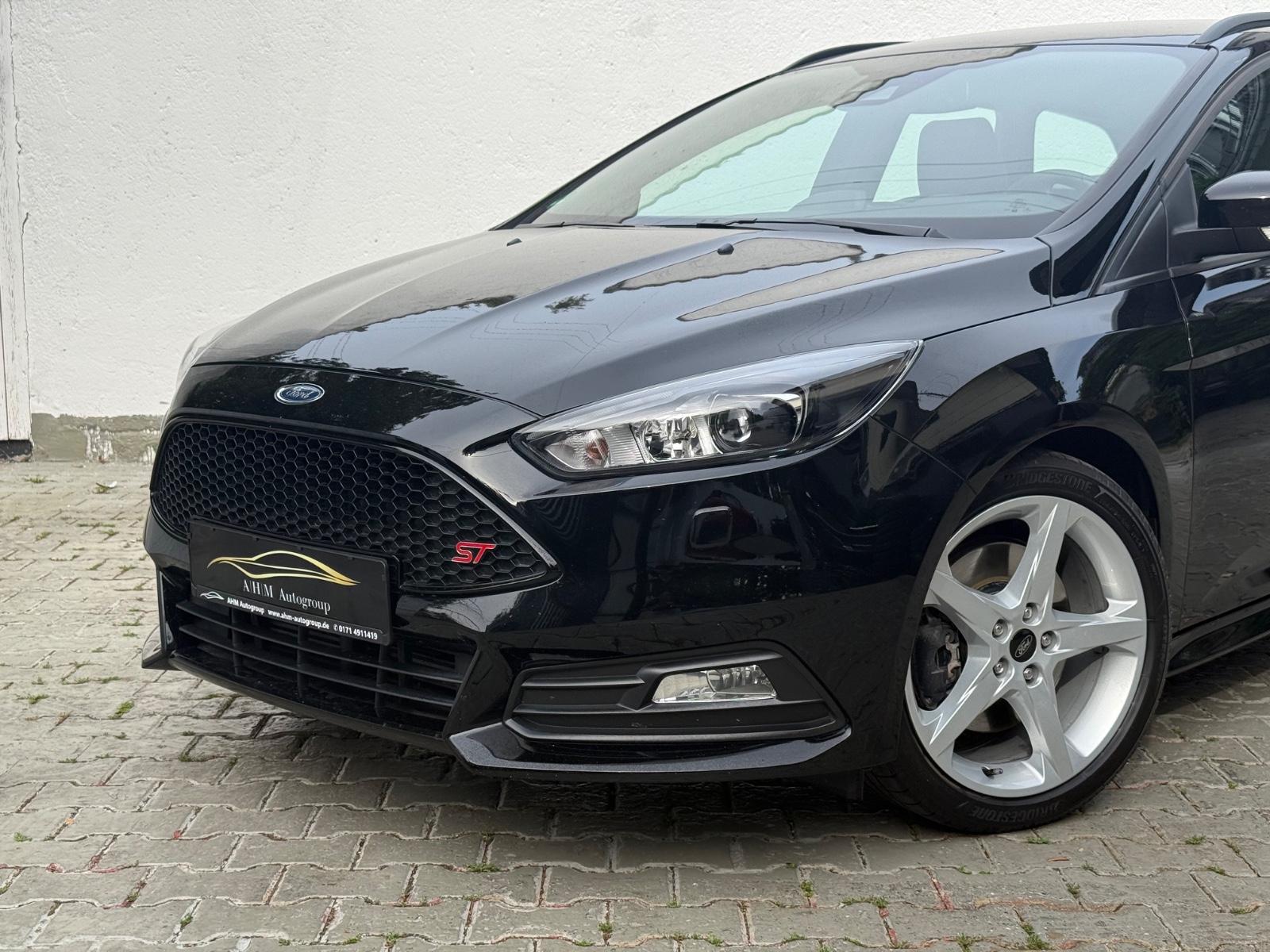 Ford Focus Turnier ST 1.Hand/Ford S-Heft/Recaro/BiXen