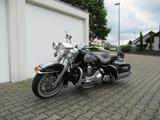 Harley-Davidson Road King mit Haiflossen-Auspuff  - HARLEY-DAVIDSON 2003 ROAD KING