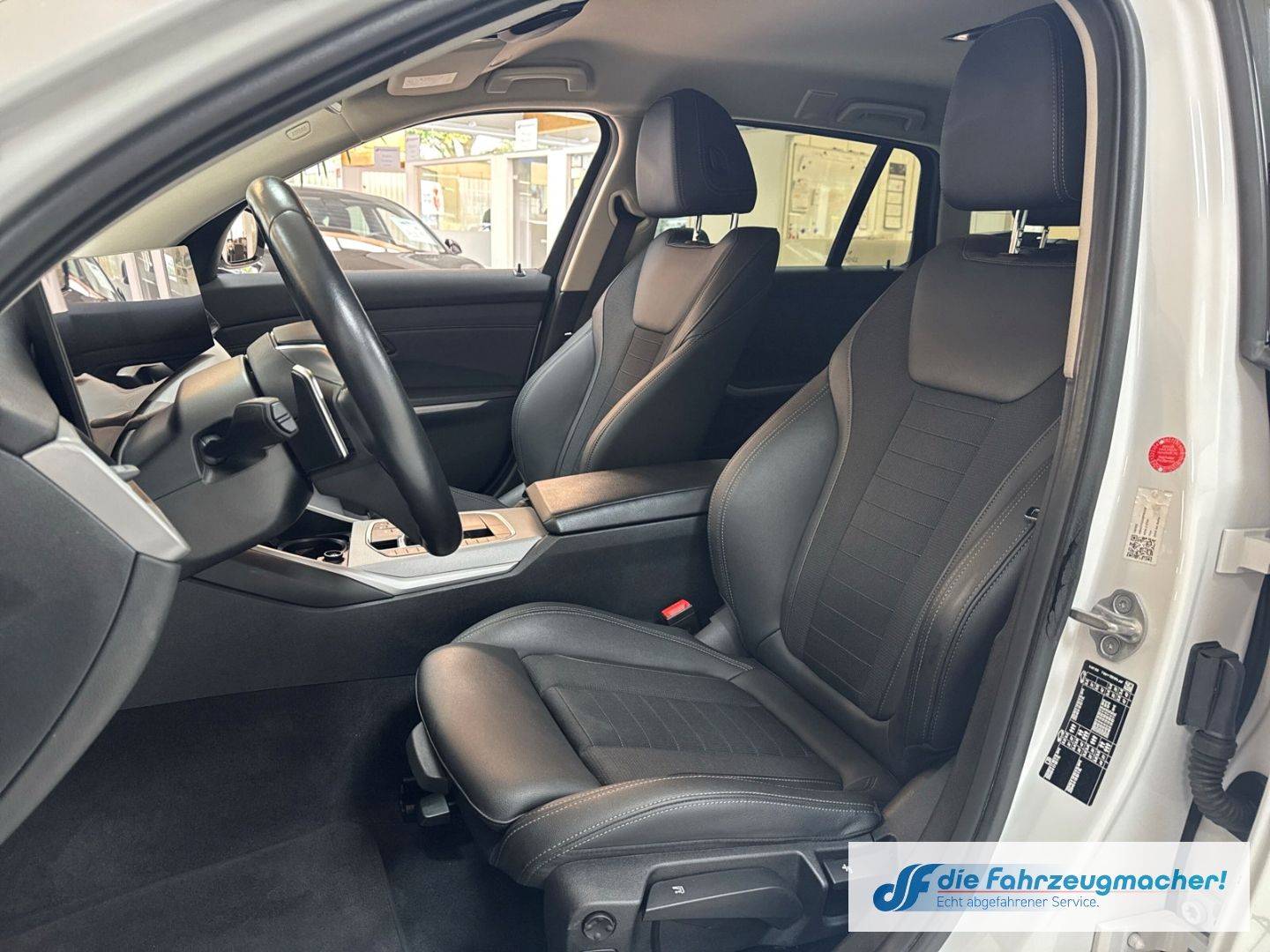 Fahrzeugabbildung BMW 320 d Touring Mild-Hybrid EU6d HUD Navi Digitale