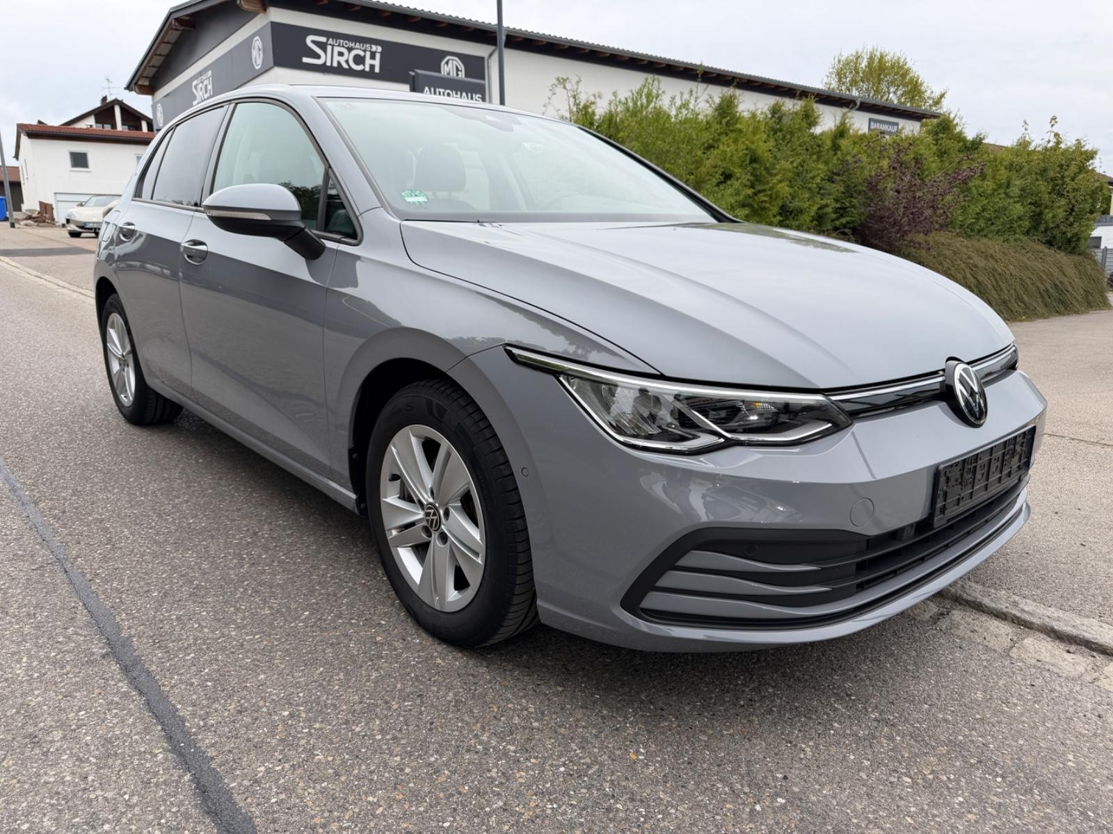 Volkswagen Golf VIII Lim. Life NAVI/ACC/LED/1.Hd