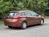 Hyundai i30 1.6 +1.HAND+KLIMAAUTOMATIK+ZV+BLUETOOTH+ - Hyundai i30 mit Benzin-Antrieb: Kombi, 1.6