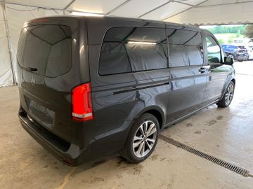 Mercedes V 220 - 7