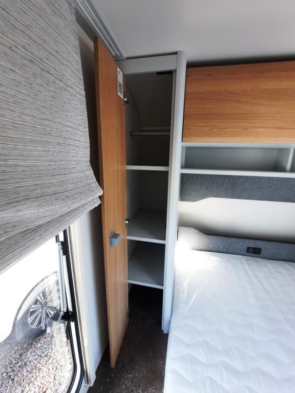 Fahrzeug Übersicht 21 Fahrzeugabbildung Bürstner B66 485 TS Verfüg./Sparen Sie 3.740,- €