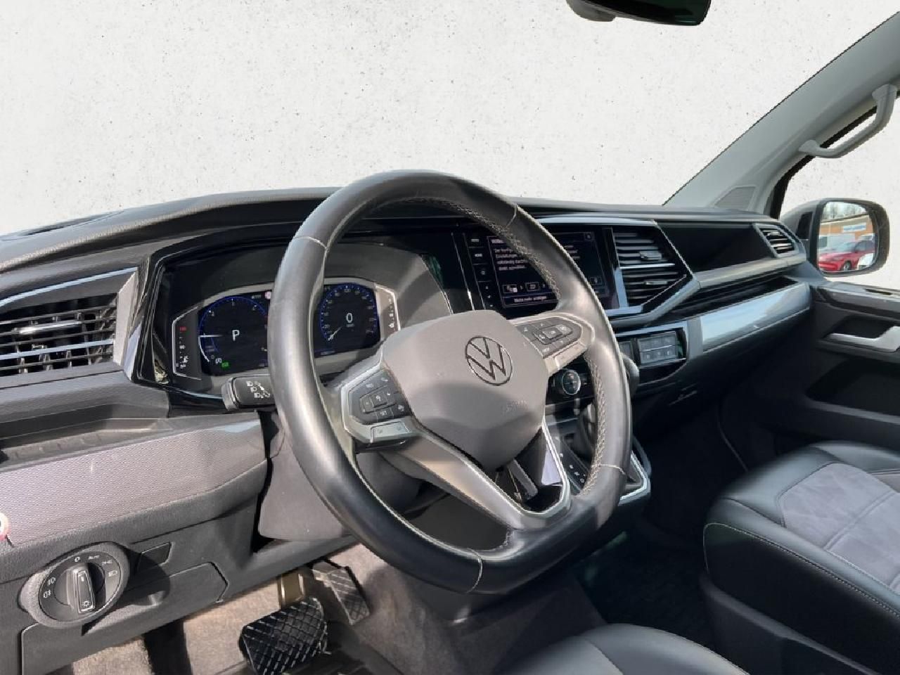 Volkswagen T6.1 Multivan Highline AHK ACC el. Schiebetüren foto 11