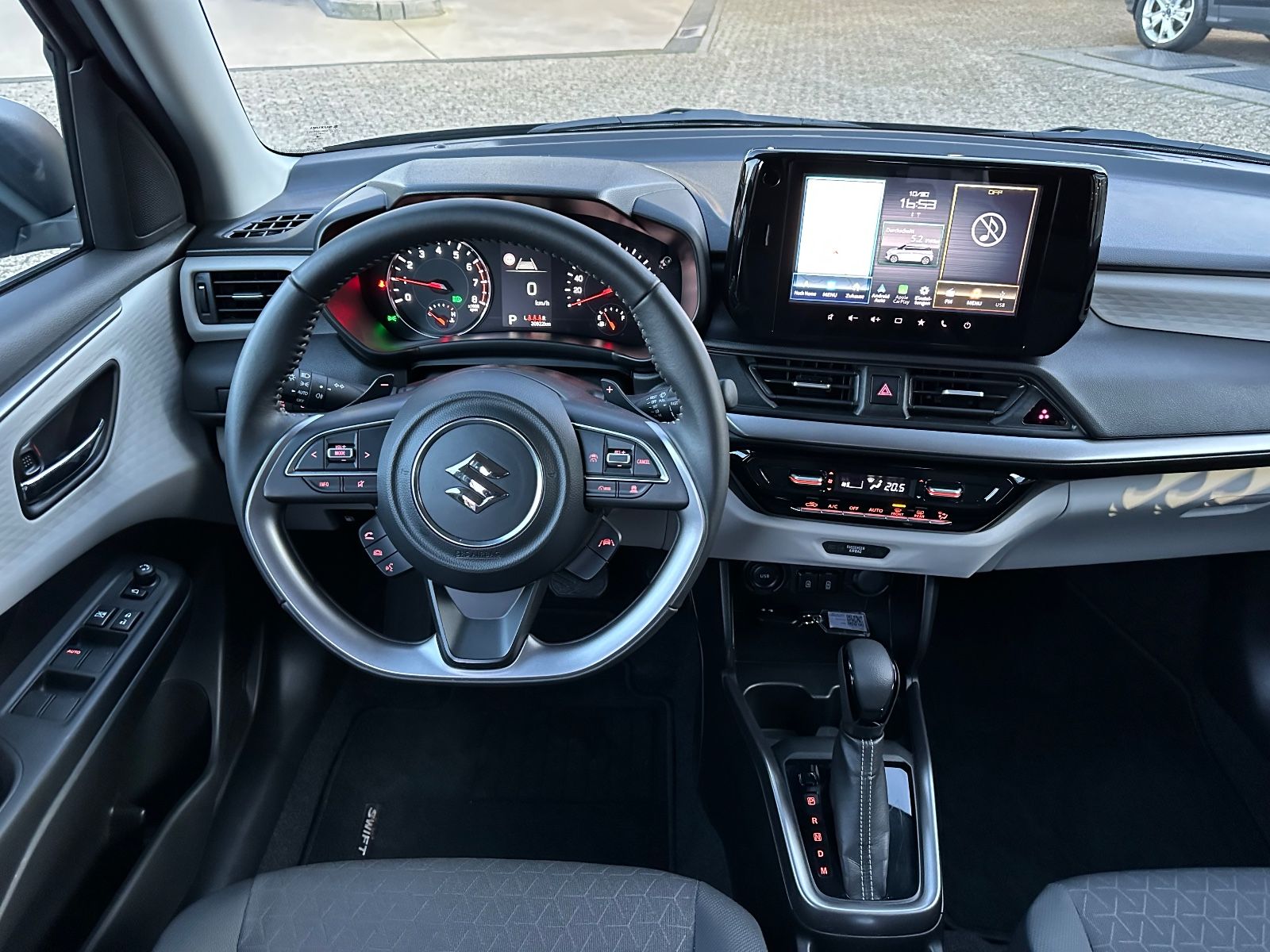 Fahrzeugabbildung Suzuki Swift 1.2 Dualjet Hybrid Comfort+ ACC/Navi/LED