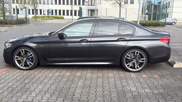 BMW M550i xDrive A -