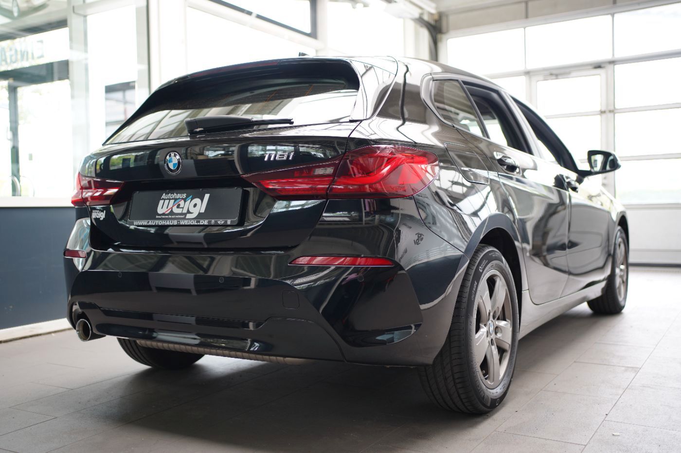 Fahrzeugabbildung BMW 118i Advantage +LED+PDC+LMR+Sport-Lederlenkrad+