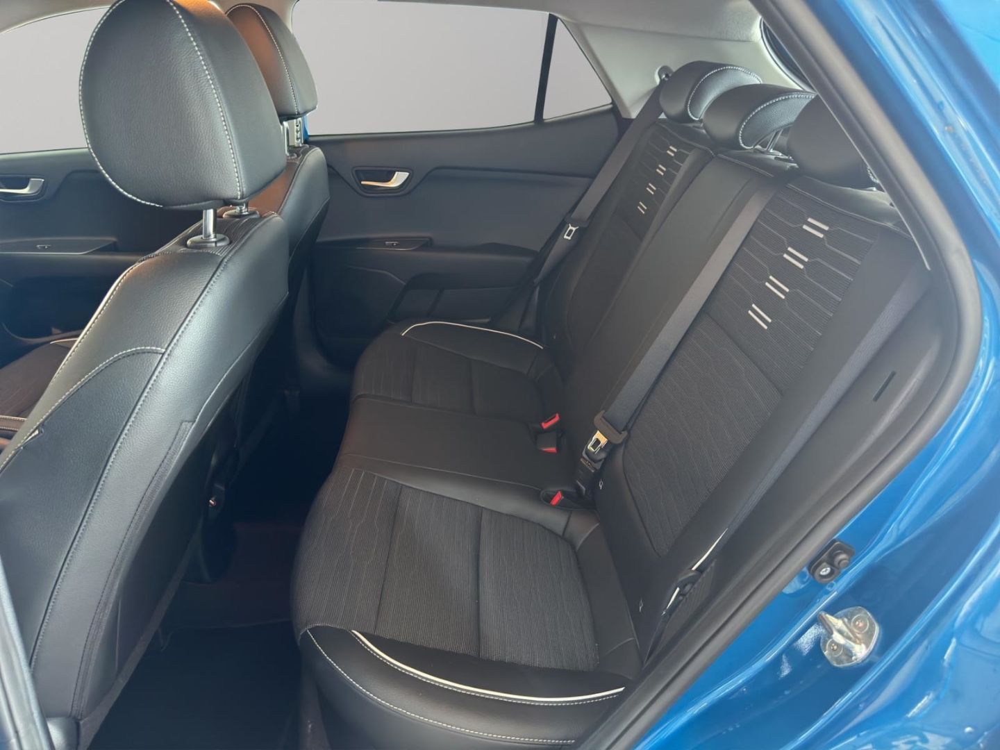 Fahrzeugabbildung Kia Stonic GT-Line 1.0 T-GDI Mild-Hybrid EU6d