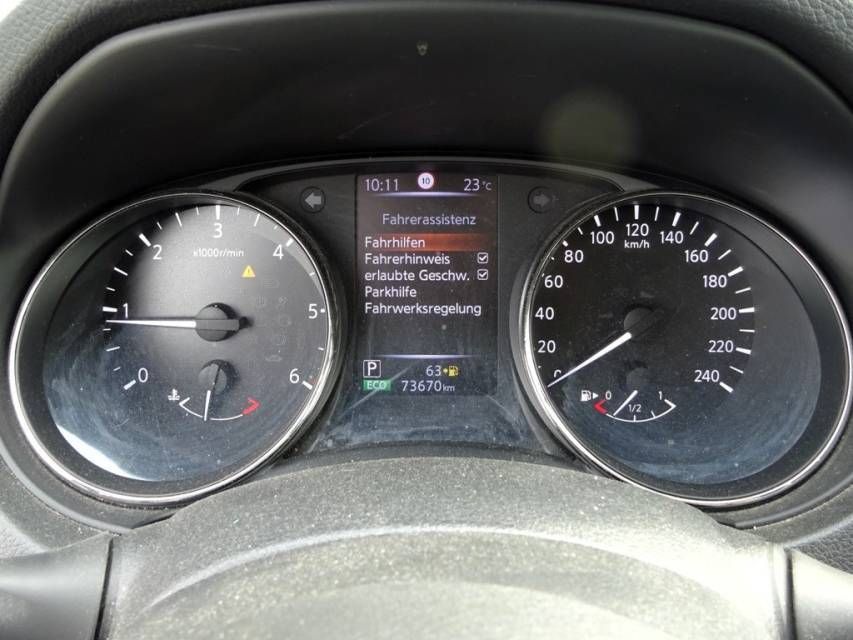 Fahrzeugabbildung Nissan X-Trail 2,0 dCi  Automatik  Tekna 4*4 AHK