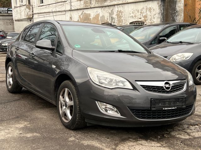 Opel Astra J Lim. 5-trg. Design Edition*SITZHZ*PDC*