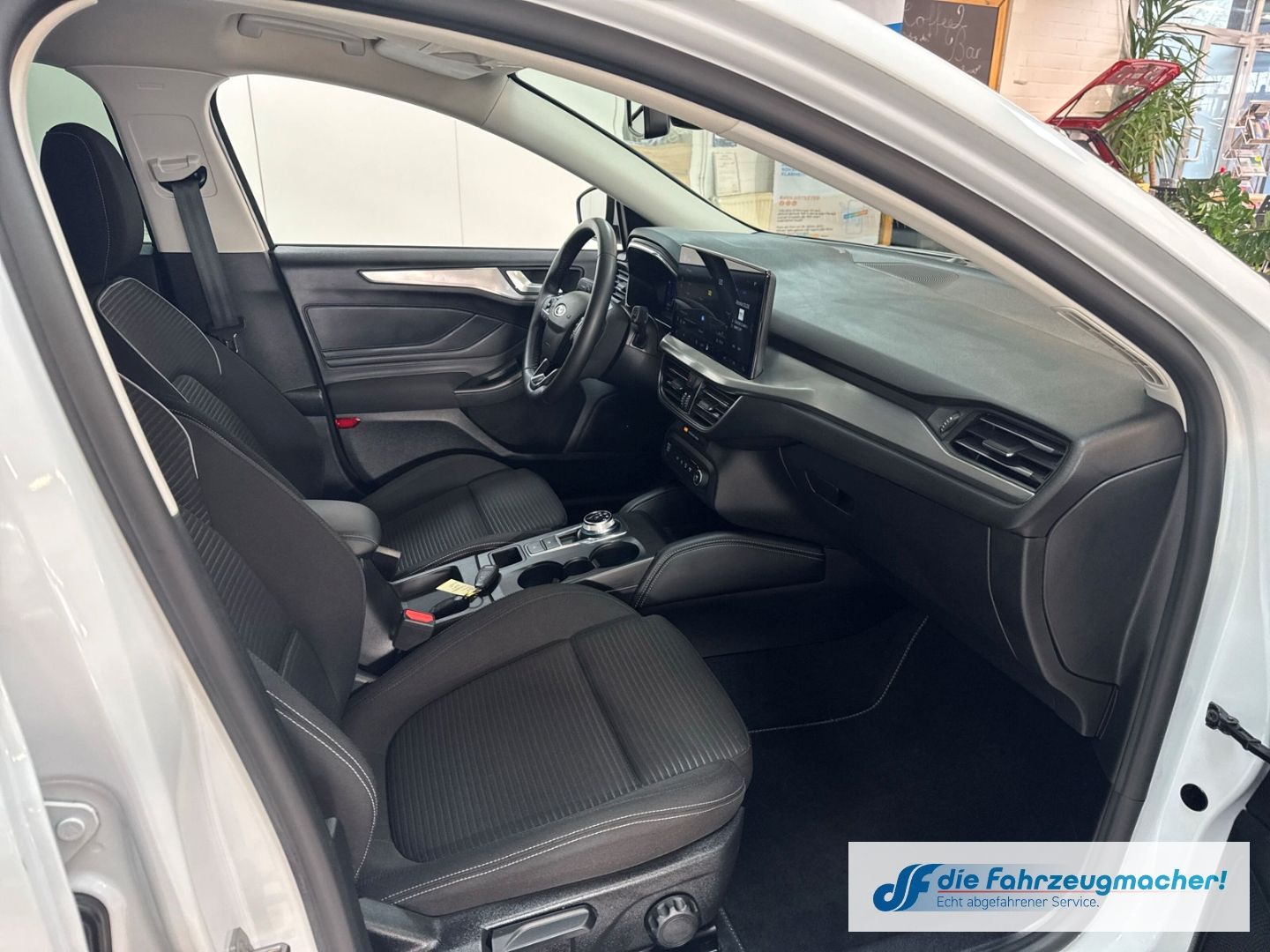 Fahrzeugabbildung Ford Focus Turnier Titanium X Navi Digitales Cockpit