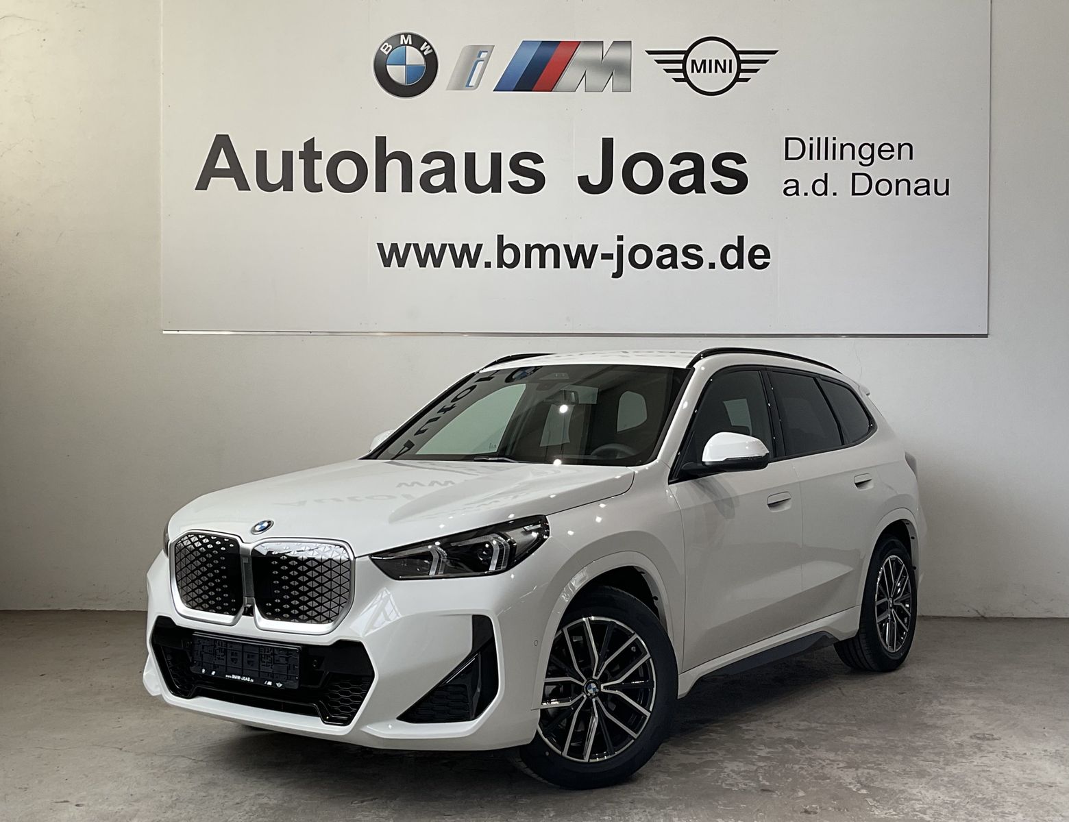 Fahrzeugeinzelansicht 4 Fahrzeugabbildung BMW iX1 eDrive20 |Head-Up Display |AHK |Komfortzugan