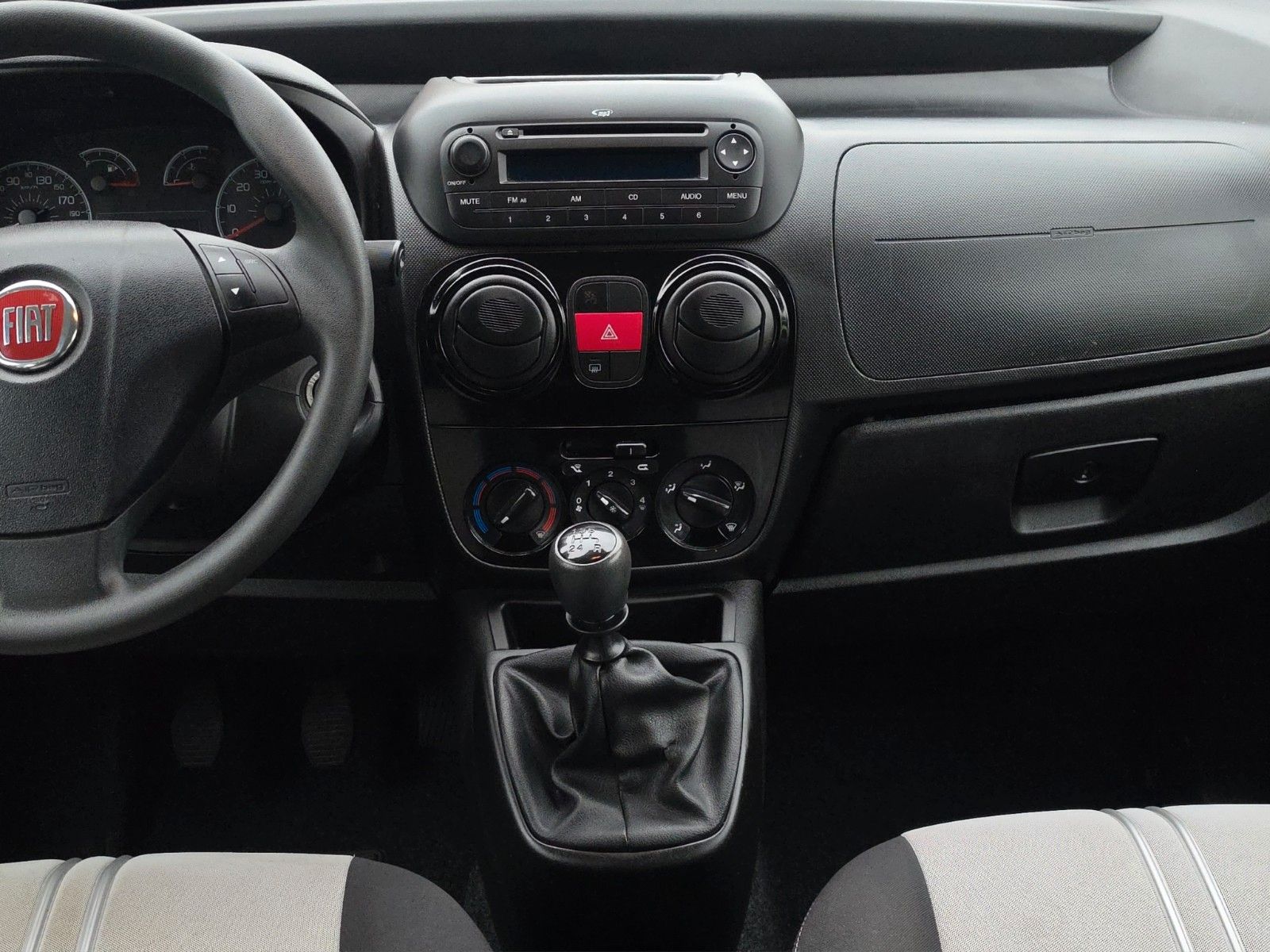 Fahrzeugabbildung Fiat Qubo 1.4 8V MY QUBO AUS 1.HAND