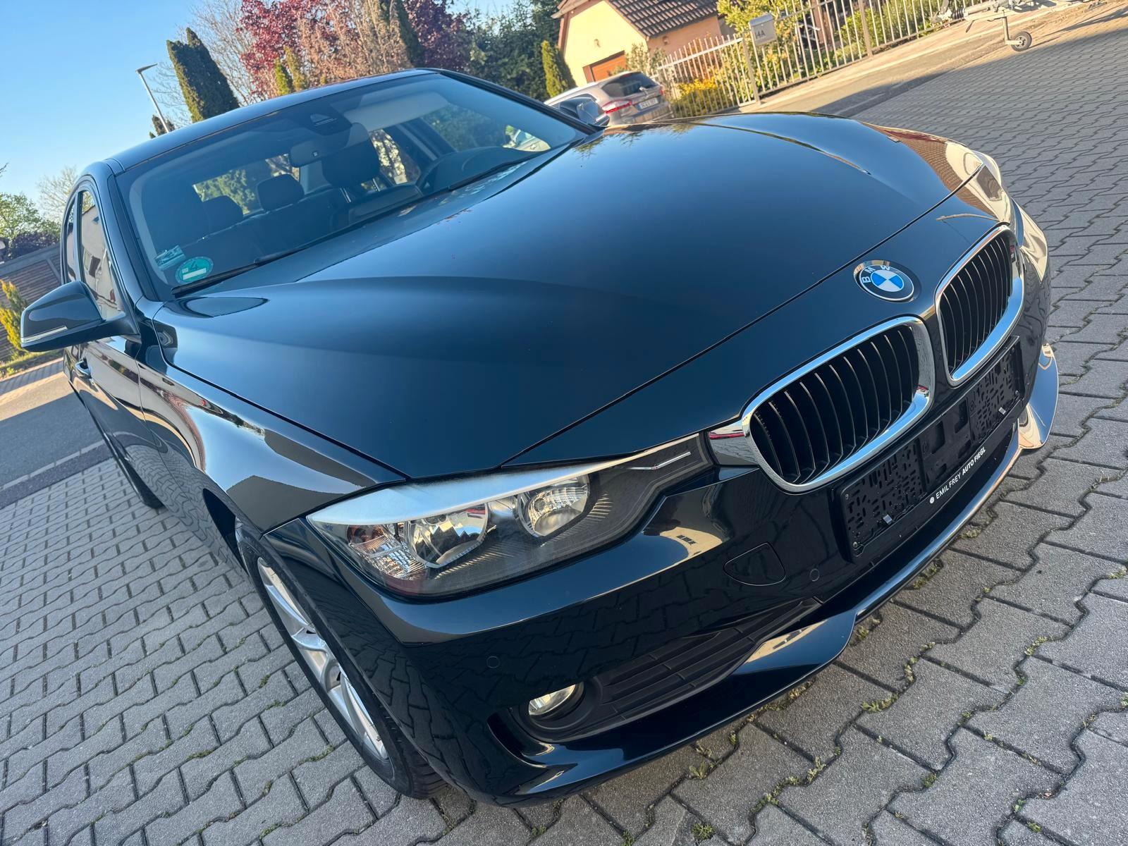 BMW 320 3 Limousine 320 i Efficient Dynamics Edition