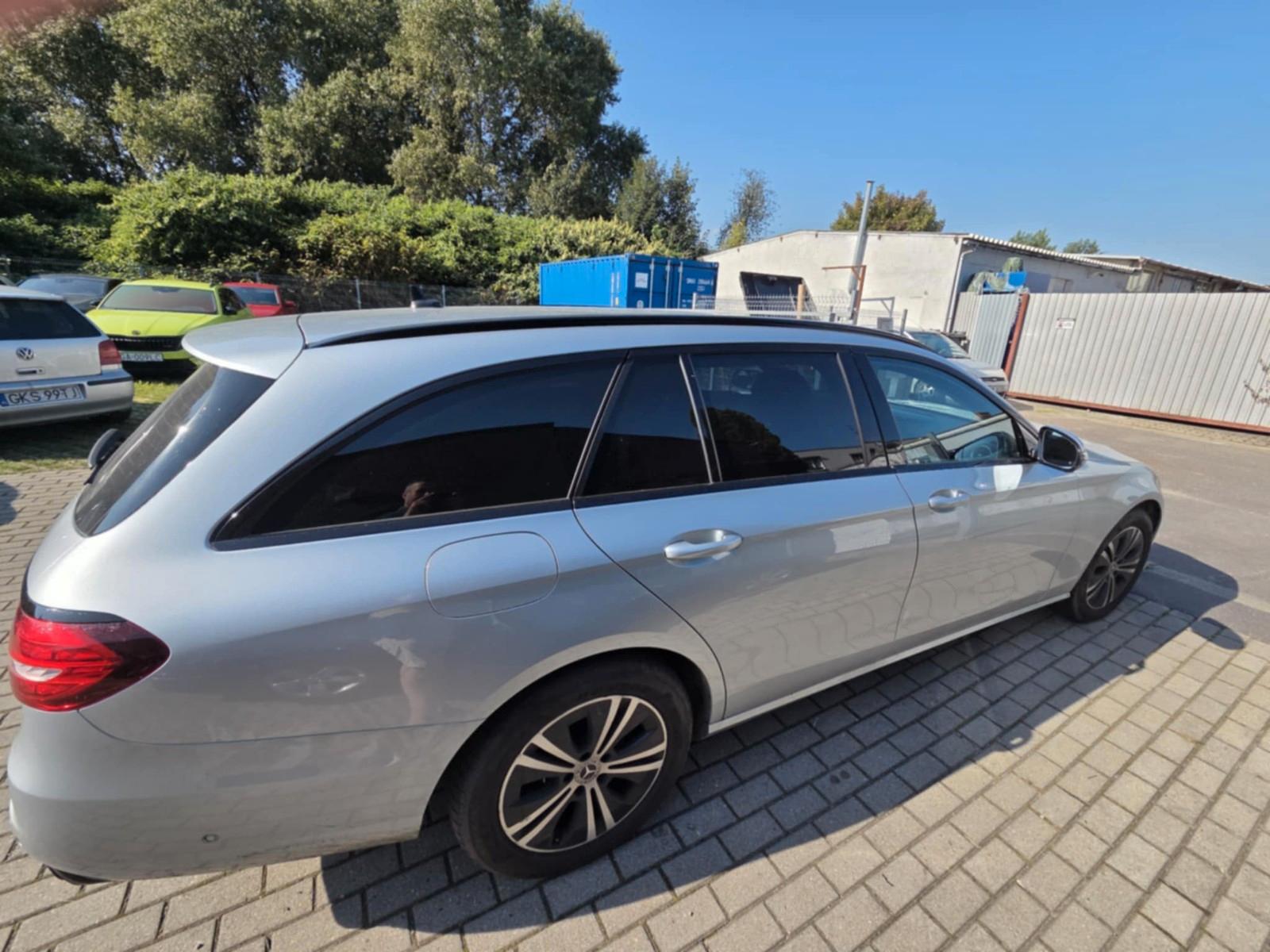 Mercedes-Benz E 220 d Autom.  2 Hand 