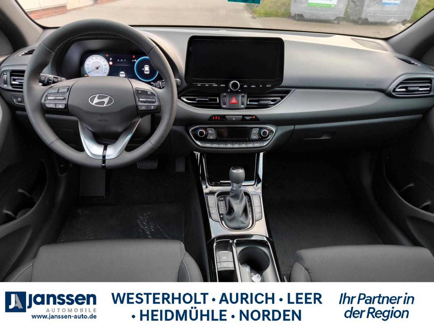 Fahrzeugabbildung Hyundai i30 Kombi, Automatik, PDC hinten/vorne, Navi,Rü
