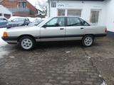 Audi 100, 2. Hand, Aut., Klima, Mopf., Top Zustand - silberne Audi 100