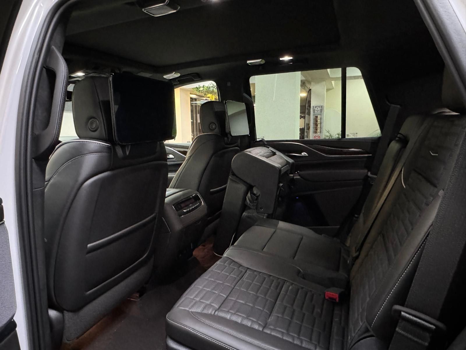 Fahrzeugabbildung Cadillac ESCALADE PREMIUM LUXURY PLATINUM 6.2 V8 -NIGHT V