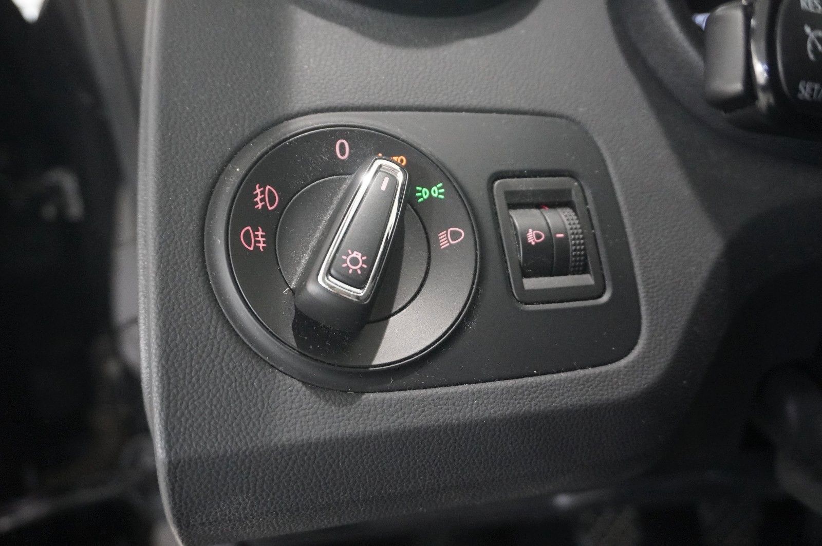 Fahrzeugabbildung SEAT Ibiza 1.4 TDI STYLE 5-TÜR NAVI/TEMP./PDC/NEBEL