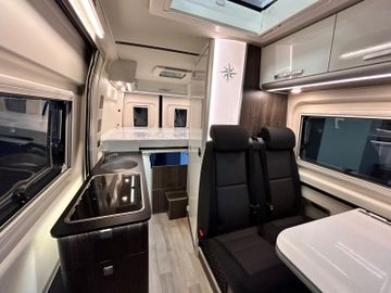 Westfalia Sven Hedin ACC LED AHK Markise Fußbodenheizung