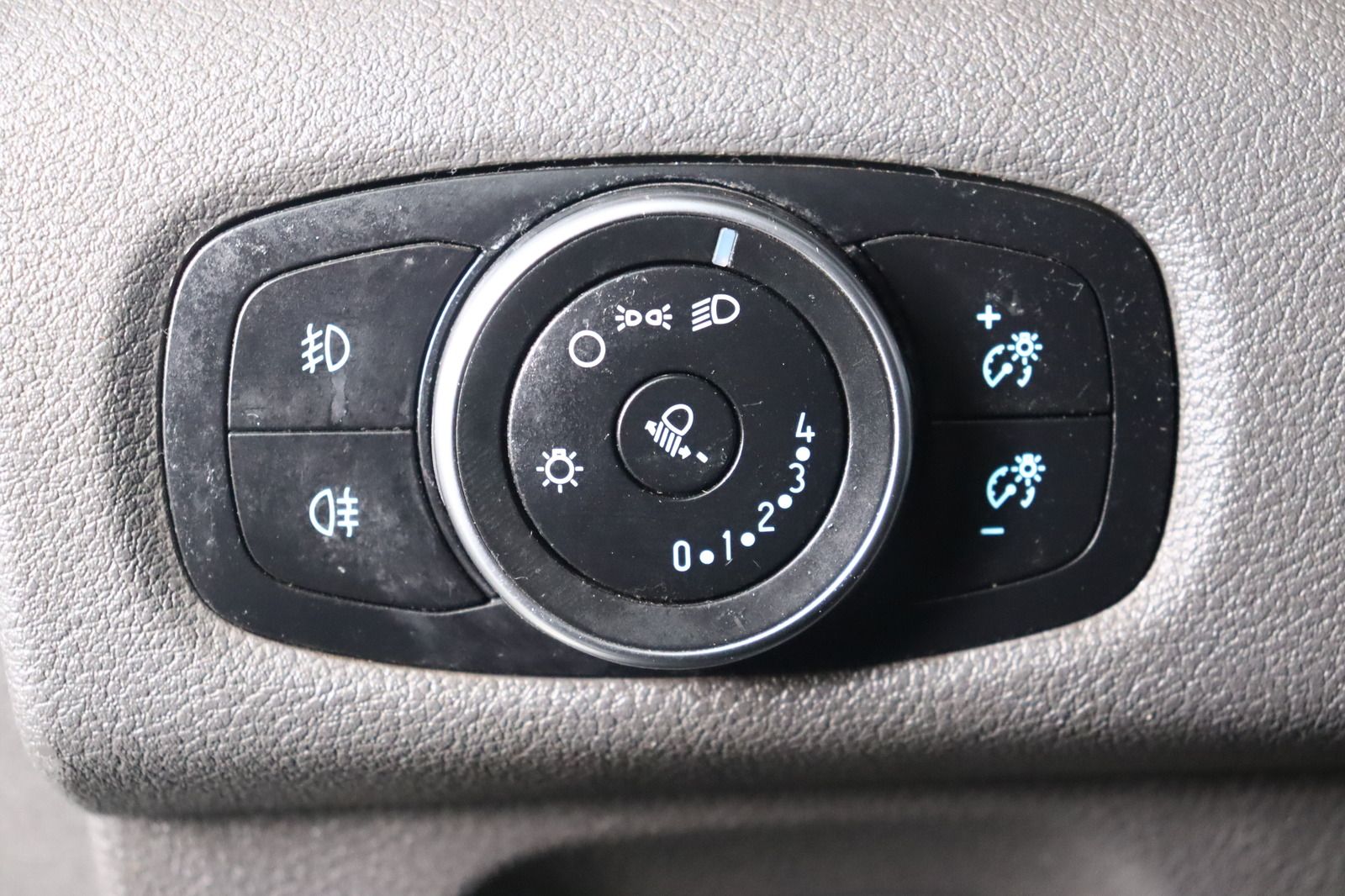 Fahrzeugabbildung Ford Transit Custom Kasten 280 L1H1 LKW Trend