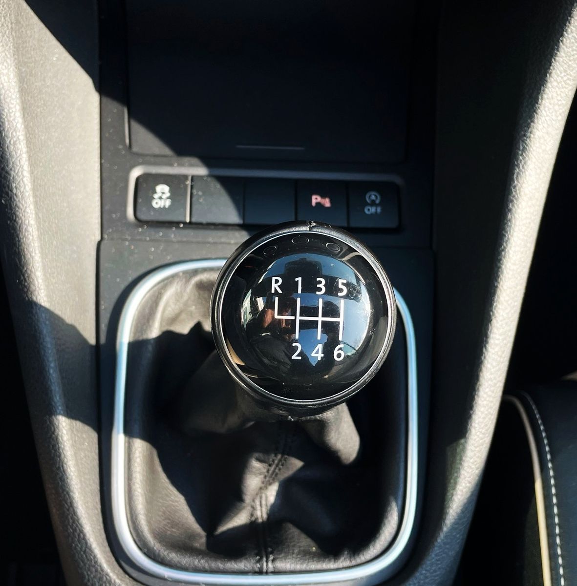 Fahrzeugabbildung Volkswagen Golf VI CABRIO EXCL EDITION KLIMAAUT LEDER NAVI