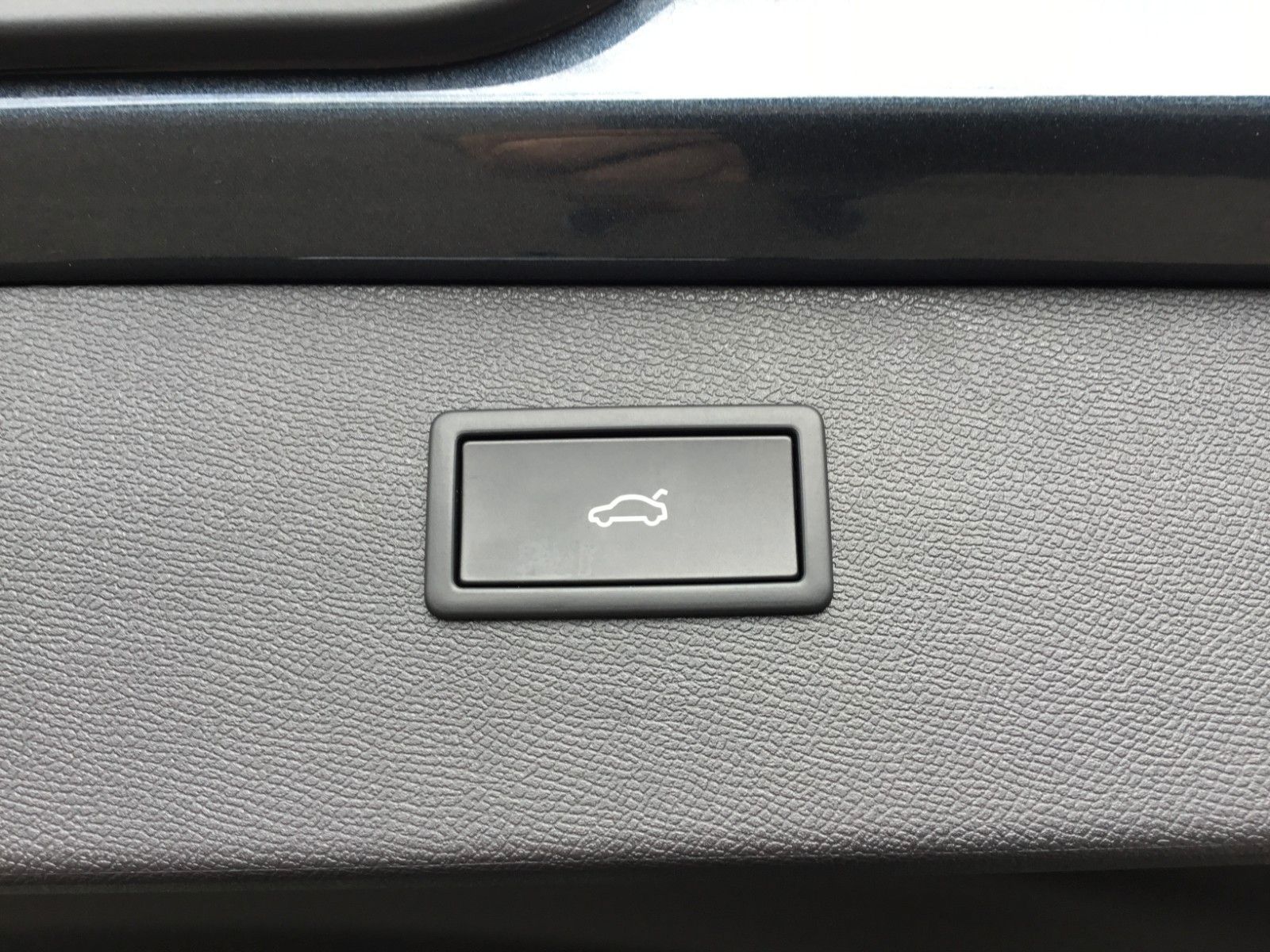 Fahrzeugabbildung CUPRA Formentor 2.0 TSI DSG 4WD+Pano+Matrix+AHK+19"