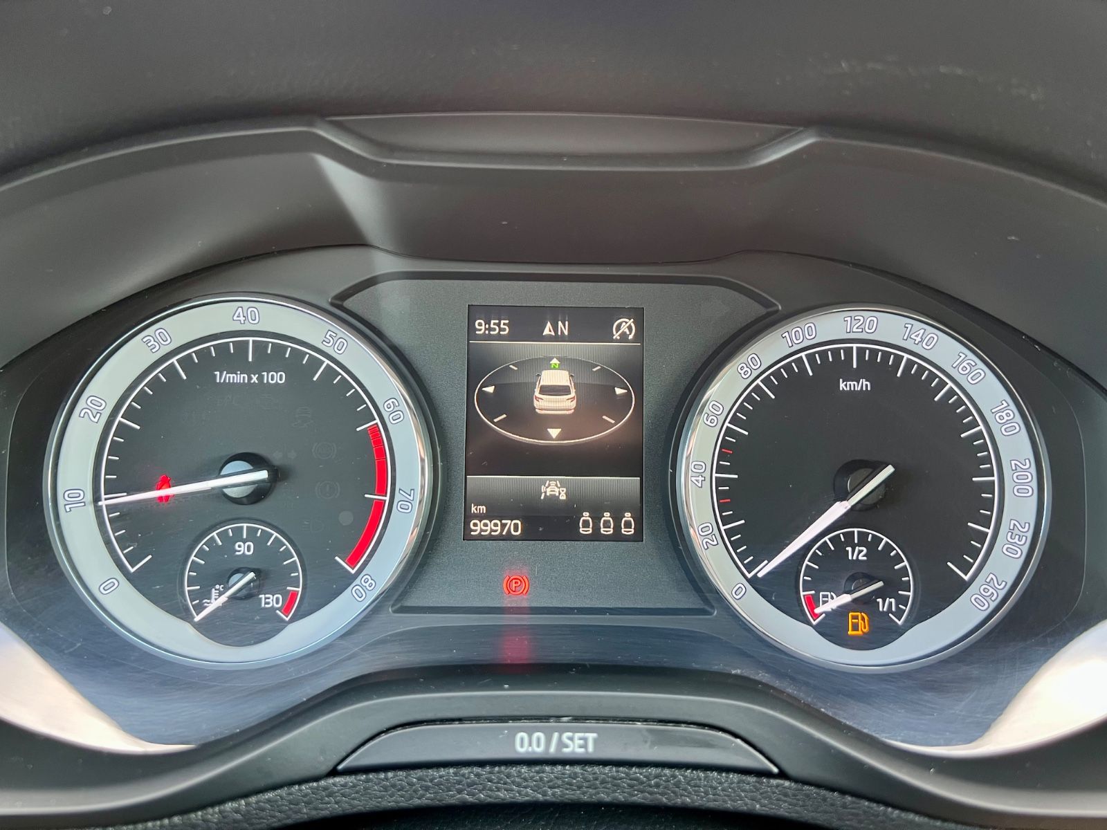 SKODA Karoq 1.5 TSI Style KLIMAAUT NAVI SHZ PDC CARPLA