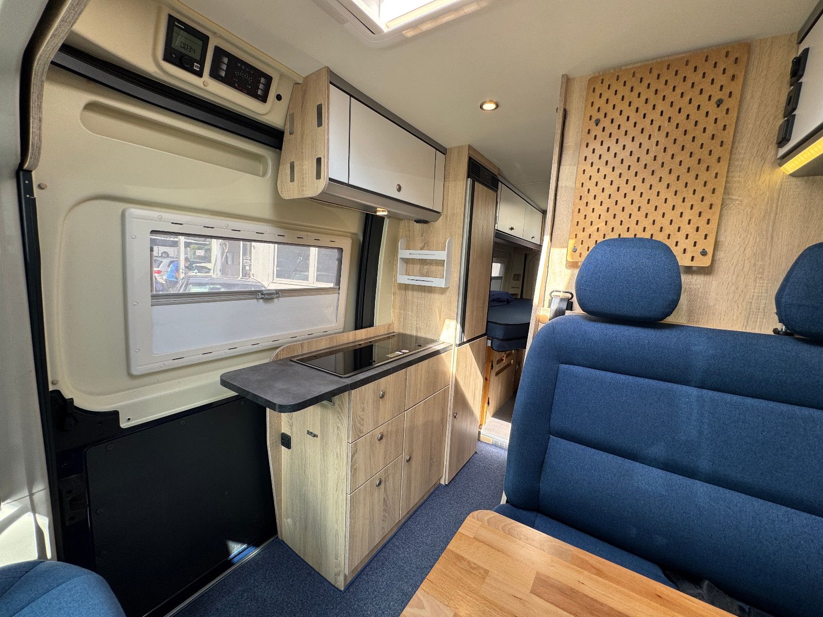 Vehicle image Pössl RUNNER 636 INDIVIDUAL ROOM CLIMATE AHK