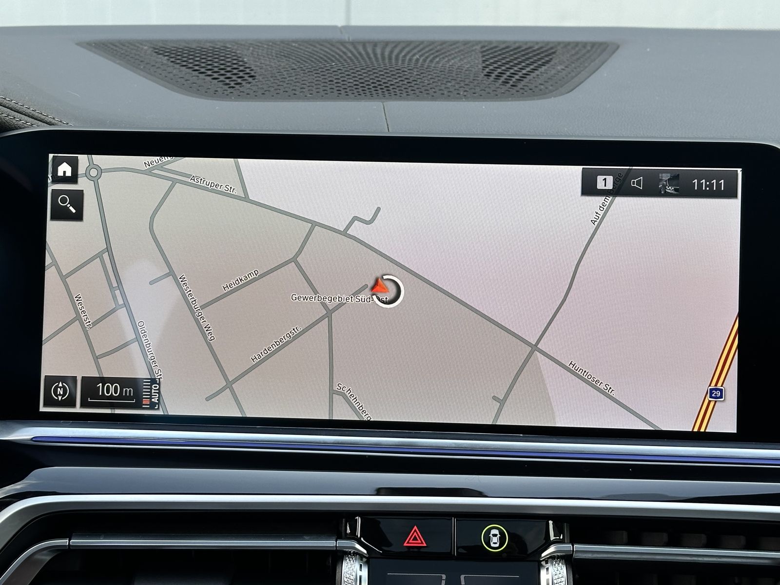 Fahrzeugabbildung BMW X5 M50i NAV+LASER+AHK+HEAD-UP+22ZO+PANO+360GRAD