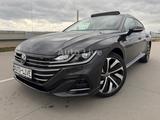 Volkswagen Arteon 1.4 eHybrid*SB*DSG*R LINE*VIRT*PAN*IQ*VOL - Volkswagen Arteon mit Hybrid-Antrieb: Kombi