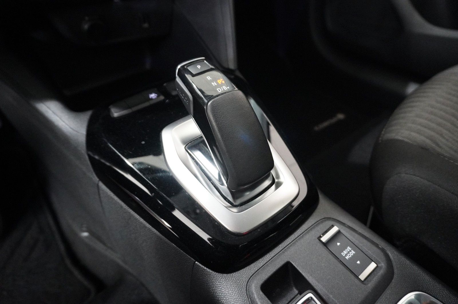 Fahrzeugabbildung Opel Corsa-e F EDITION 3-PHASIG NAVI/LED/KAMERA/SHZ