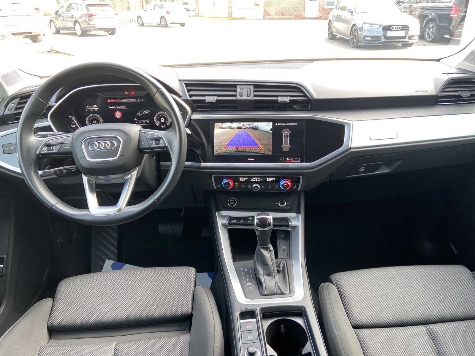 Audi Q3 45 TFSI e Matrix/Navi/RFK/AHZ/DAB/ACC/Busines foto 15