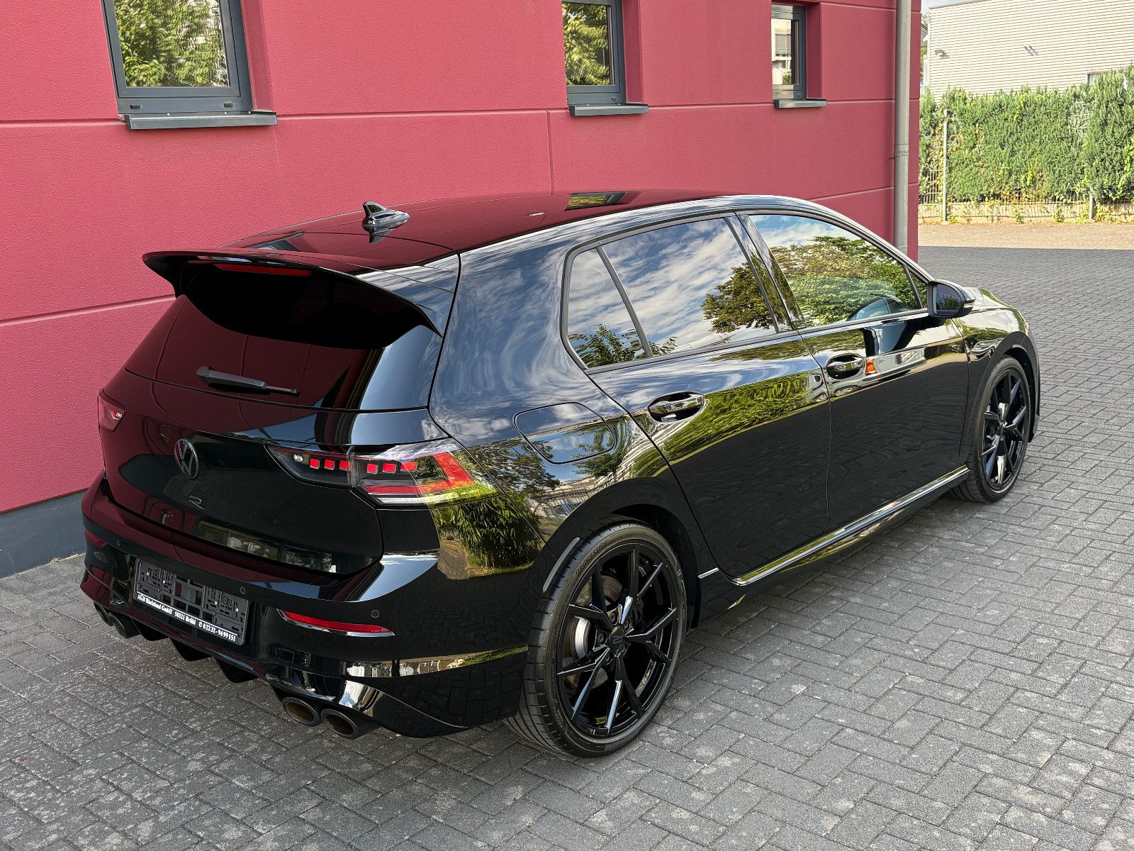 Volkswagen GOLF VIII R 2.0 TSI 4MOTION BLACK EDITION LEDER foto 4