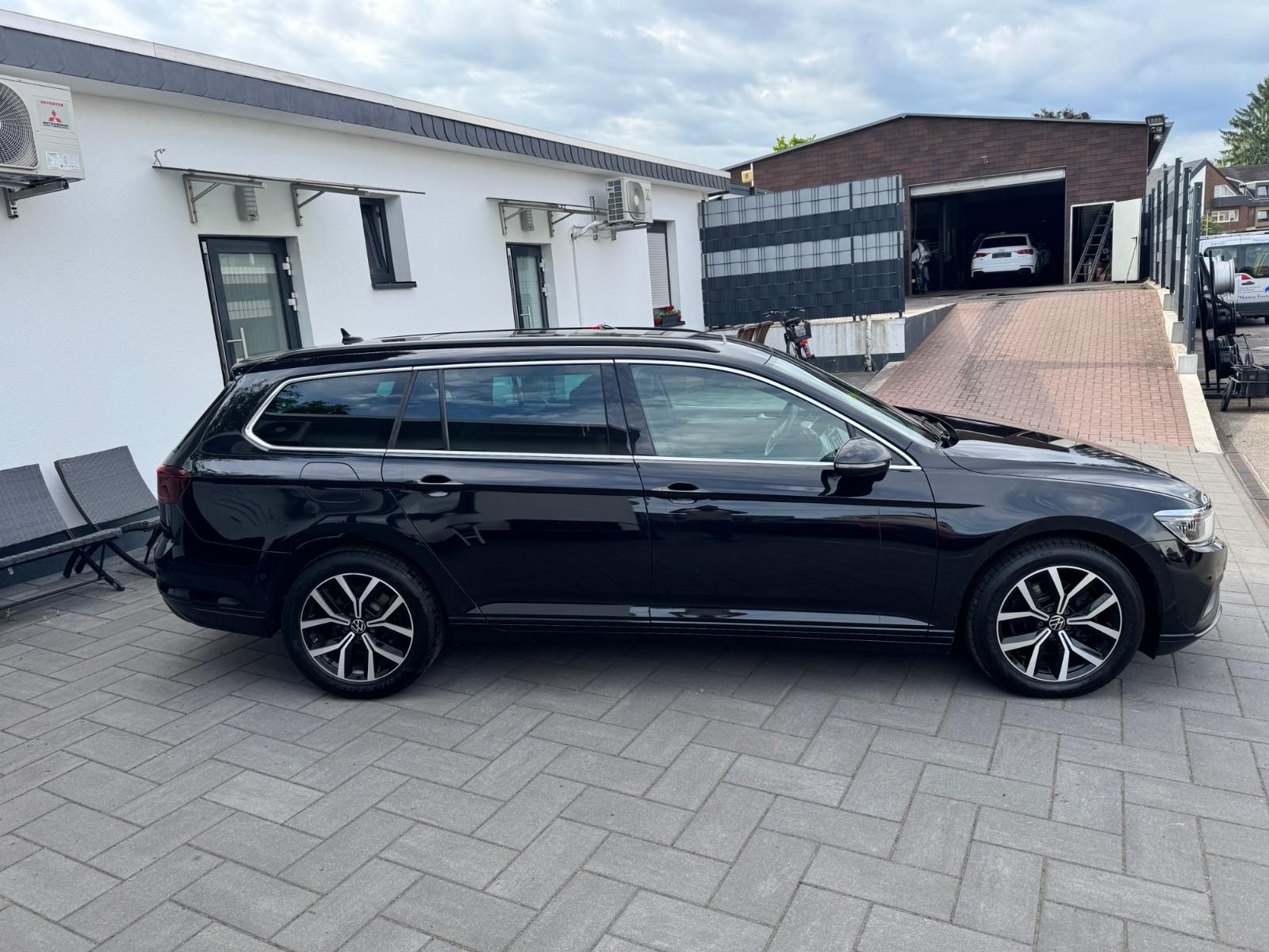 Volkswagen Passat Variant Business ACC Panormadach LED Lede