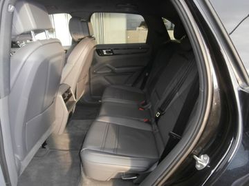 Porsche Cayenne - 10
