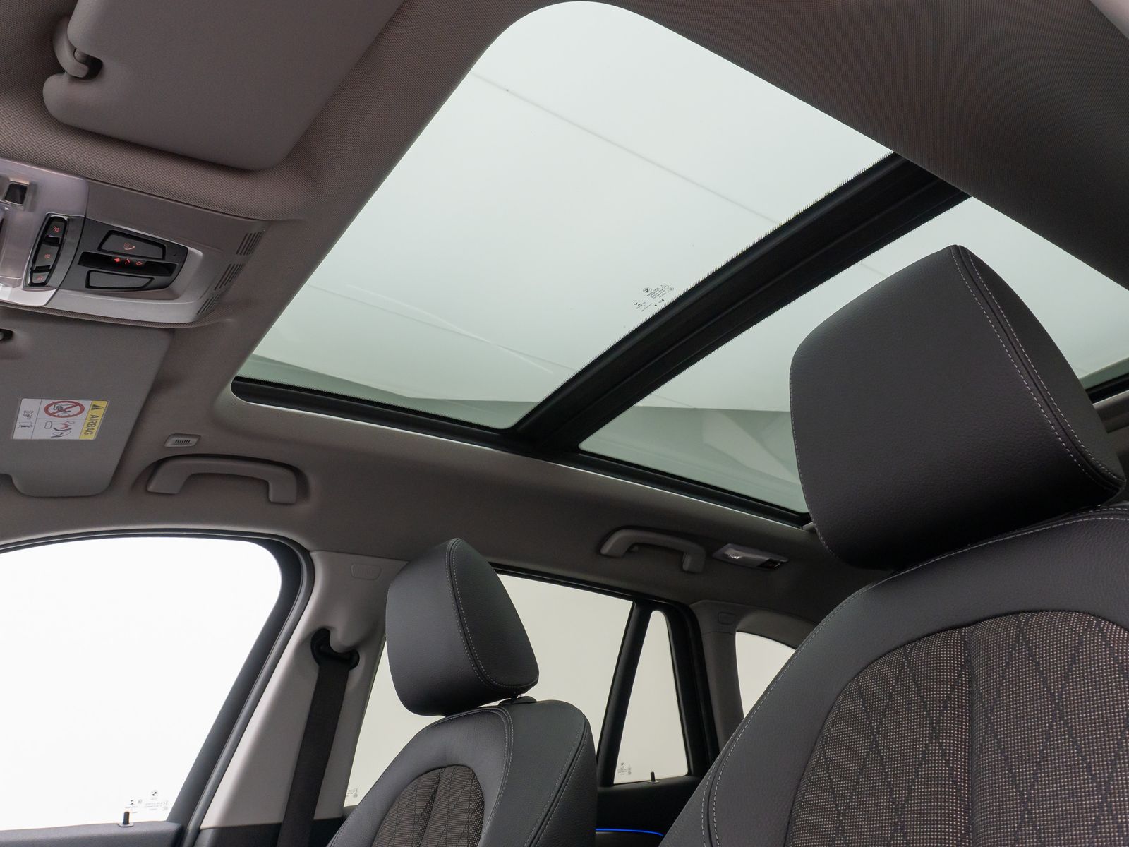 Fahrzeugabbildung BMW X1 sD18i xLine Panoram Kamera HUD DAB HiFi Alarm