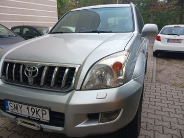 Toyota Land Cruiser - 4