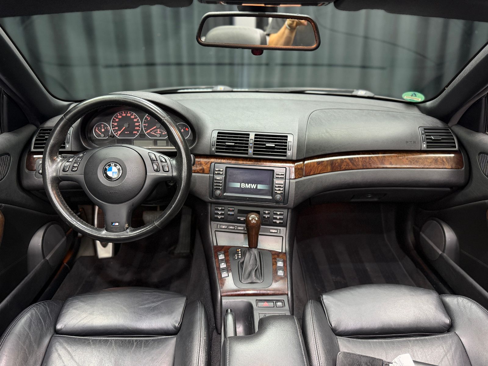 Fahrzeugabbildung BMW 330Ci|M-PAKET 2|HIFI|PDC|NAVI|LCI