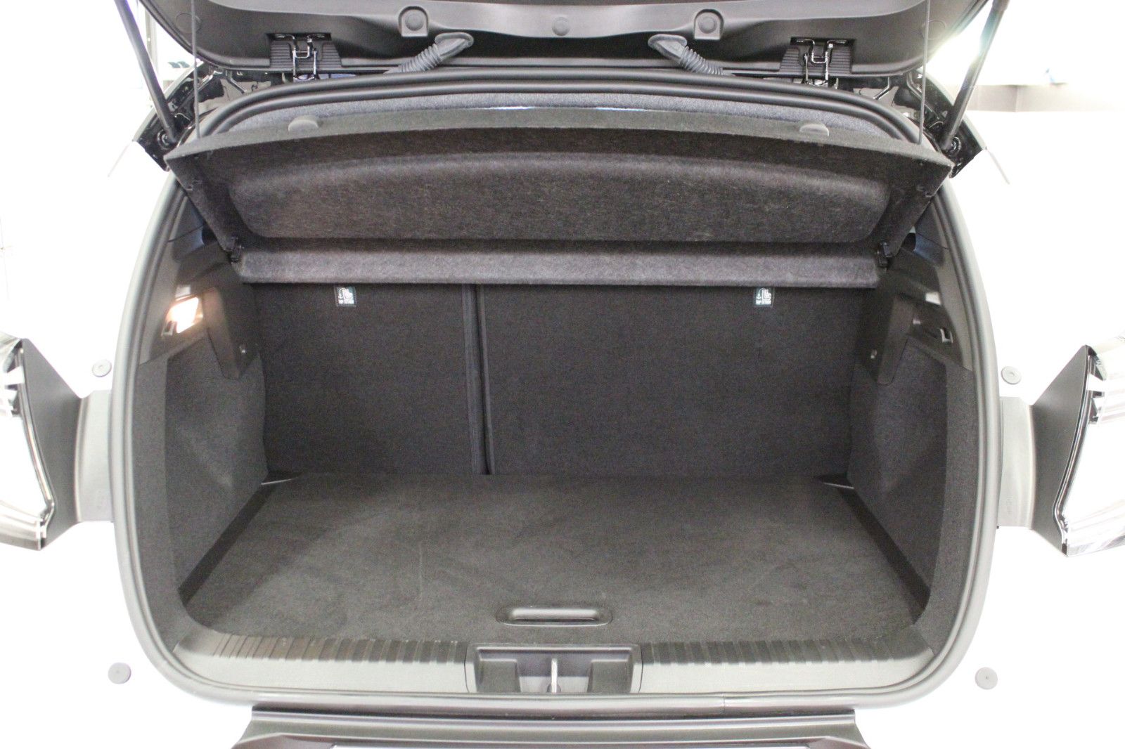 Fahrzeugabbildung Renault Captur Mild Hybrid 160 EDC Techno *Ganzjahresrei