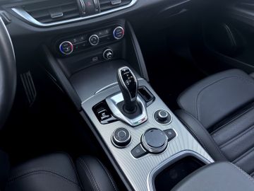 Alfa Romeo Stelvio 2.0 Turbo 16V Veloce Q4 KAMERA, KEYLESS