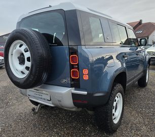 Land-Rover Defender - 7
